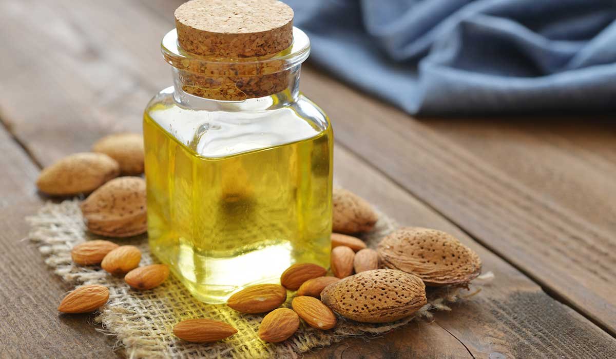 الزيوت الطبيعية لعلاج الشعر الزيوت الطبيعية لعلاج الشعر