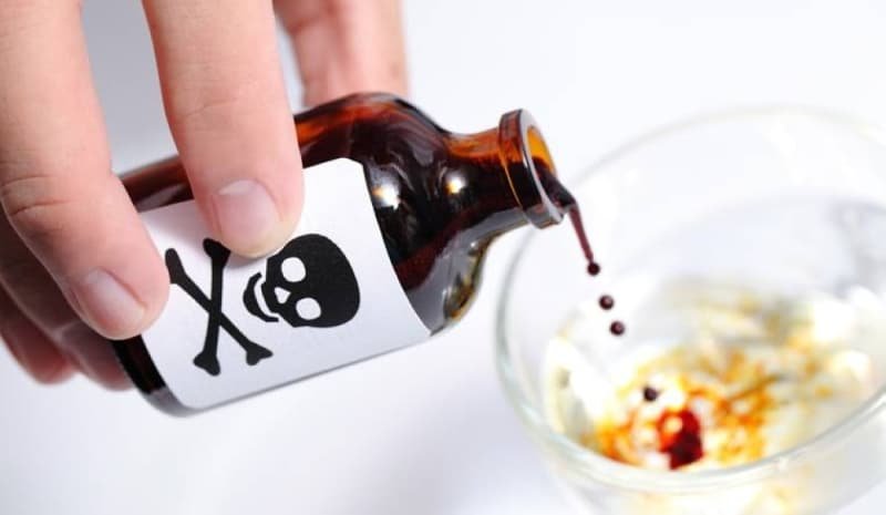 فتاة أردنية تسمم عائلتها فتاة أردنية تسمم عائلتها