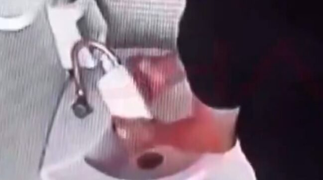 سرقة صابون من مسجد بتركيا سرقة صابون من مسجد بتركيا